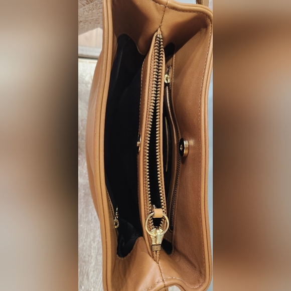 Coach Vintage Equestrian Bucket Shoulder Bag (D8D-9809) - Picture 5 of 16